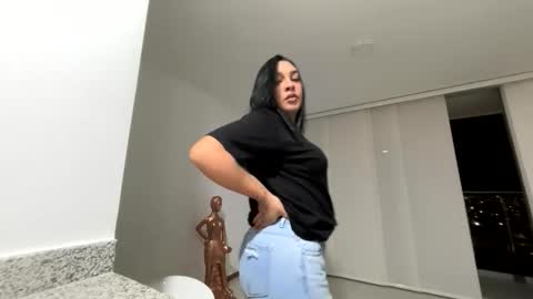 Snapshot of sasshamoon chatting on 17, 11, 2025 sasshamoon online show from 17, 11, 2025