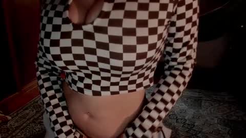 Snapshot of sassy_xyou chatting on 13, 12, 2024 Ms. Oh   online show from 13, 12, 2024