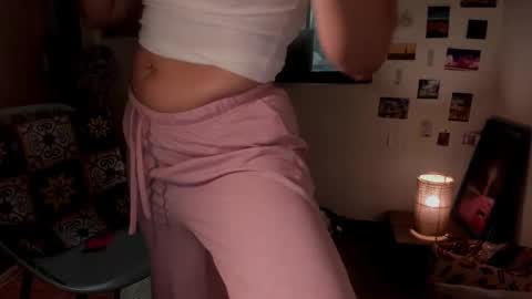 Snapshot of sassy_xyou chatting on 5, 2, 2025 Ms. Oh   online show from 5, 2, 2025