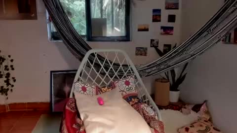 Snapshot of sassy_xyou chatting on 12, 3, 2025 Ms. Oh   online show from 12, 3, 2025