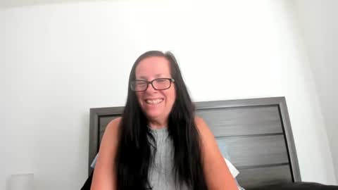 sassypeachgoddess online show from 8, 10, 2025