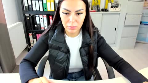 sassytiff online show from 30, 9, 2025