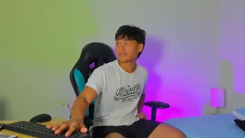 Evans Williams online show from 12, 2, 2025