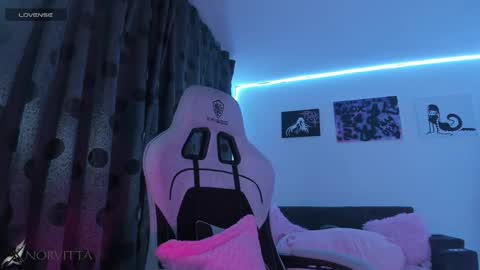    im expecting 300 thumbs up on my altar online show from 9, 11, 2025