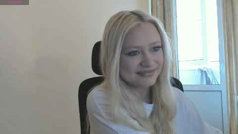 Snapshot of satinpresence chatting on 4, 6, 2026 satinpresence online show from 4, 6, 2026