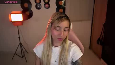 I AM JENN  online show from 11, 4, 2026