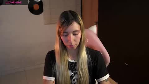 I AM JENN  online show from 30, 5, 2026