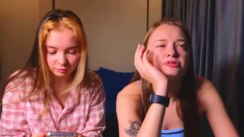 Snapshot of sav_anna chatting on 8, 1, 2025 LUNA and ANNA    online show from 8, 1, 2025