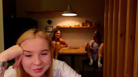 Snapshot of sav_anna chatting on 12, 2, 2025 LUNA and ANNA    online show from 12, 2, 2025