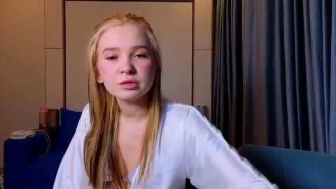 Snapshot of sav_anna chatting on 13, 2, 2025 LUNA and ANNA    online show from 13, 2, 2025