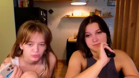 Snapshot of sav_anna chatting on 18, 9, 2025 LUNA and ANNA    online show from 18, 9, 2025