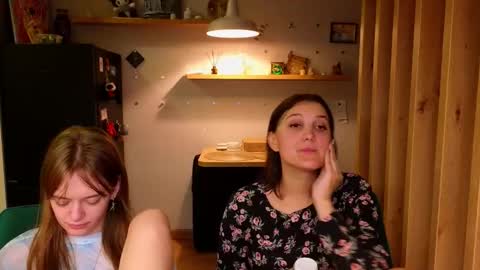 Snapshot of sav_anna chatting on 21, 9, 2025 LUNA and ANNA    online show from 21, 9, 2025
