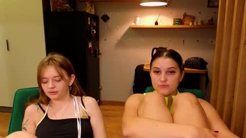 Snapshot of sav_anna chatting on 4, 10, 2025 LUNA and ANNA    online show from 4, 10, 2025