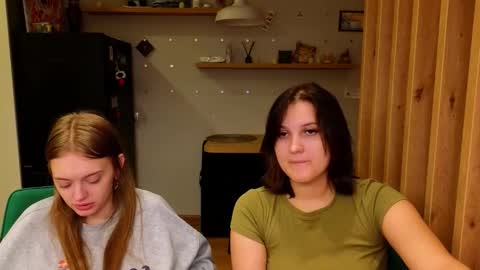 Snapshot of sav_anna chatting on 15, 10, 2025 LUNA and ANNA    online show from 15, 10, 2025