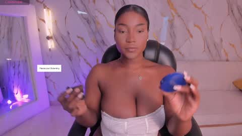 Snapshot of savannahstorm_ chatting on 30, 4, 2026 S a v a n n a h online show from 30, 4, 2026
