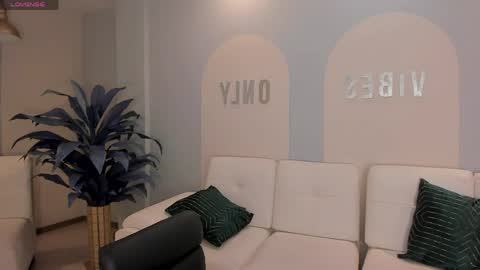 Snapshot of savannahstorm_ chatting on 4, 6, 2026 S a v a n n a h online show from 4, 6, 2026