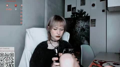 pronoun she. name Mary. age 21. online show from 22, 9, 2025