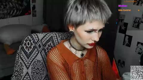 pronoun she. name Mary. age 21. online show from 16, 4, 2026