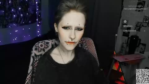Snapshot of say_mary chatting on 27, 4, 2026 pronoun she. name Mary. age 21. online show from 27, 4, 2026