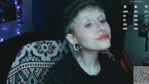 Snapshot of say_mary chatting on 9, 5, 2026 pronoun she. name Mary. age 21. online show from 9, 5, 2026