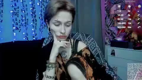 Snapshot of say_mary chatting on 30, 6, 2026 pronoun she. name Mary. age 21. online show from 30, 6, 2026