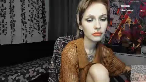 Snapshot of say_mary chatting on 3, 7, 2026 pronoun she. name Mary. age 21. online show from 3, 7, 2026