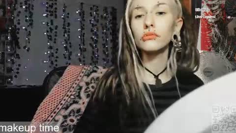 Snapshot of say_mary chatting on 14, 7, 2026 pronoun she. name Mary. age 21. online show from 14, 7, 2026
