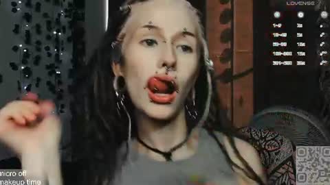 Snapshot of say_mary chatting on 17, 7, 2026 pronoun she. name Mary. age 21. online show from 17, 7, 2026