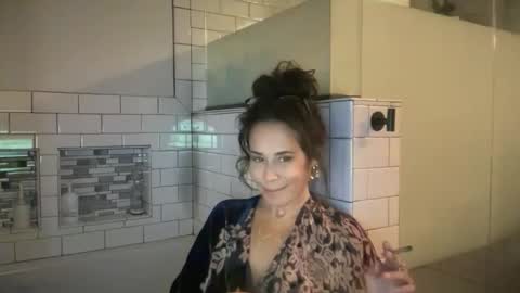 Good Girls Say Please...and Thank You online show from 1, 11, 2025