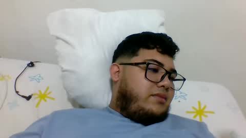 Snapshot of sbqestevanr chatting on 1, 1, 2025 sbqestevanr online show from 1, 1, 2025