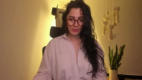 Venus online show from 27, 2, 2025