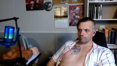 Snapshot of scarecrow2wm chatting on 17, 6, 2026 Kent Clark online show from 17, 6, 2026