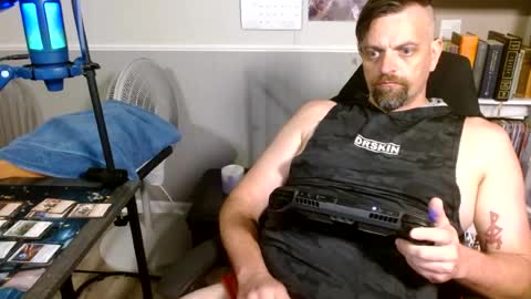 Snapshot of scarecrow2wm chatting on 19, 7, 2026 Kent Clark online show from 19, 7, 2026