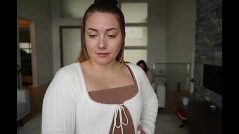 scarlajade online show from 9, 1, 2025