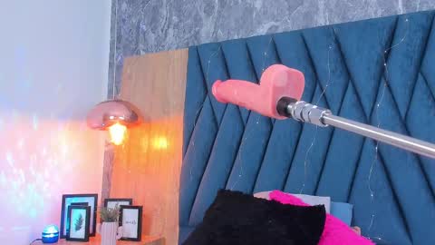 Snapshot of scarleett_jones chatting on 10, 2, 2025 scarleett jones online show from 10, 2, 2025
