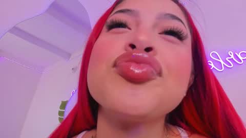 Snapshot of scarleett_jones chatting on 10, 9, 2025 scarleett jones online show from 10, 9, 2025
