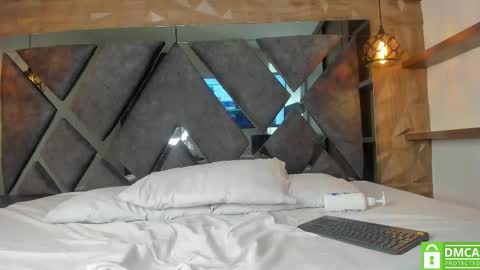 scarlet__jones_ online show from 26, 9, 2025