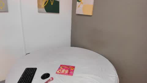 Snapshot of scarlet_glow chatting on 13, 6, 2026 Scarlete online show from 13, 6, 2026
