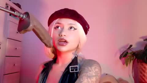 scarlet_gold online show from 24, 5, 2026