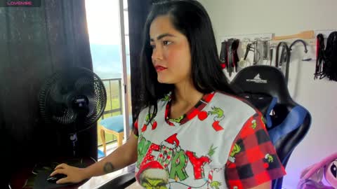 scarlet taylor kennedy online show from 26, 12, 2024