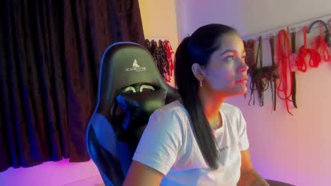 scarlet taylor kennedy online show from 8, 10, 2025