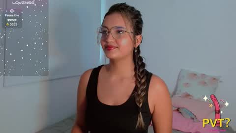 Snapshot of scarlet_rose__ chatting on 24, 10, 2025 Scarlet  online show from 24, 10, 2025