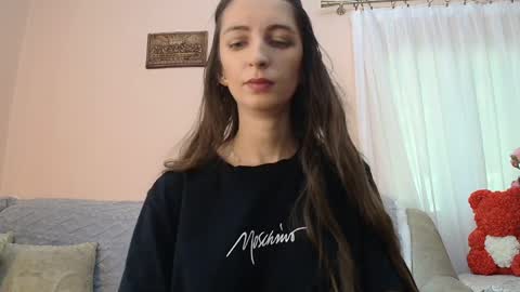 Scarlet online show from 3, 6, 2026