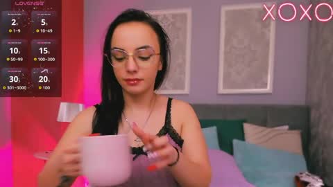 Scarlet online show from 6, 4, 2026