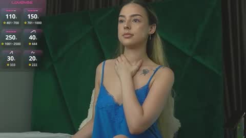 Scarlet online show from 15, 10, 2025