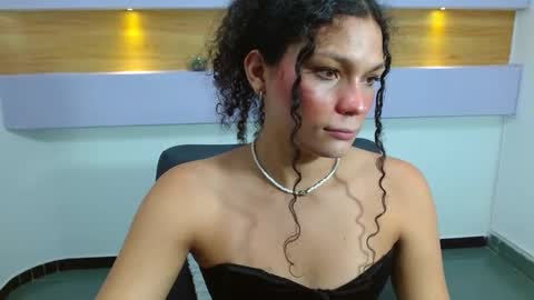 Scarlet Dream online show from 4, 3, 2025