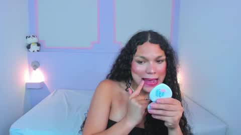 Scarlet Dream online show from 10, 3, 2025