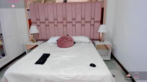 Scarlet online show from 5, 1, 2026