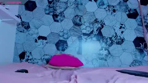 SCARLETH online show from 8, 2, 2025