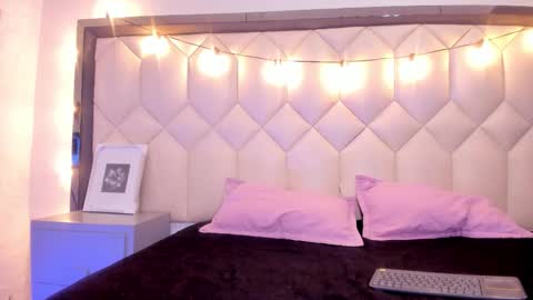 Snapshot of scarlethbigbug chatting on 11, 2, 2026 scarlethbigbug online show from 11, 2, 2026